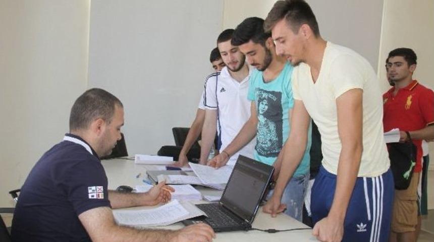 Ne&uuml; Beden Eğitimi Ve Spor Eğitimi B&ouml;l&uuml;m&uuml;ne Yoğun İlgi