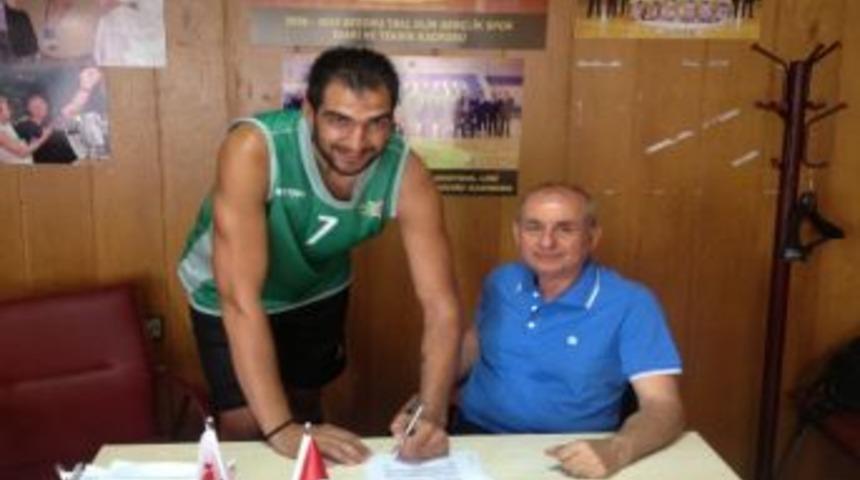 Christostapoutos Resmi S&ouml;zleşmeyi İmzaladı