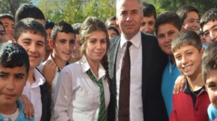 Denizli Belediyesi&rsquo;nden 2 Bin 500 &Ouml;ğrenciye &Ouml;ğrenim Yardımı