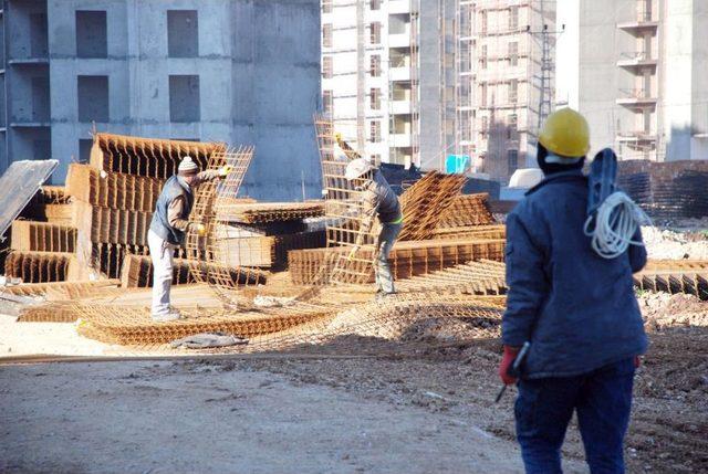 Kentsel D&ouml;n&uuml;ş&uuml;m Kapsamında Yapılan Inşaatlarda Bin Iş&ccedil;i &Ccedil;alışıyor 1