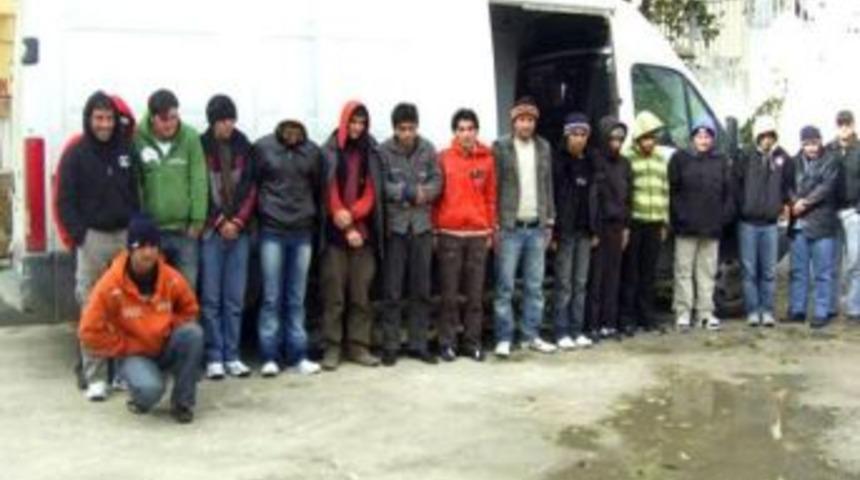 Yasa Dışı Yollarla Yurt Dışına Ge&ccedil;mek Isteyen 14 Suriye Uyruklu Yakalandı