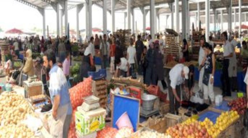 Tebdili Kıyafetle Pazara &Ccedil;ıkan Zabıta 5 Esnafı Faaliyetten Men Etti