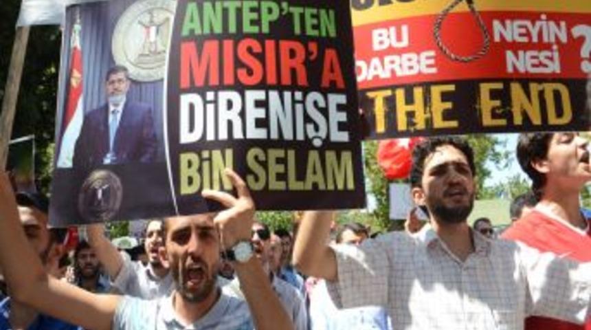 Mısır&rsquo;da Yaşanan Katliama Karşısı Binlerce Insan Sokağa D&ouml;k&uuml;ld&uuml;