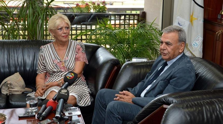 CHP İzmir B&uuml;y&uuml;kşehir Aday Adayı Arıtman: Aziz Kocaoğlu&rsquo;nun Heykelini Dikeceğim
