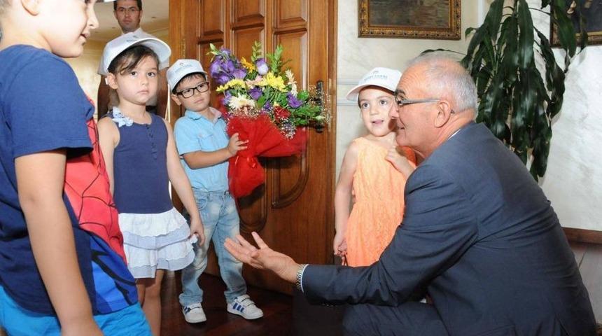 Minik &Ouml;ğrencilerden B&uuml;y&uuml;kşehir Belediye Başkanı Yılmaz'a Ziyaret