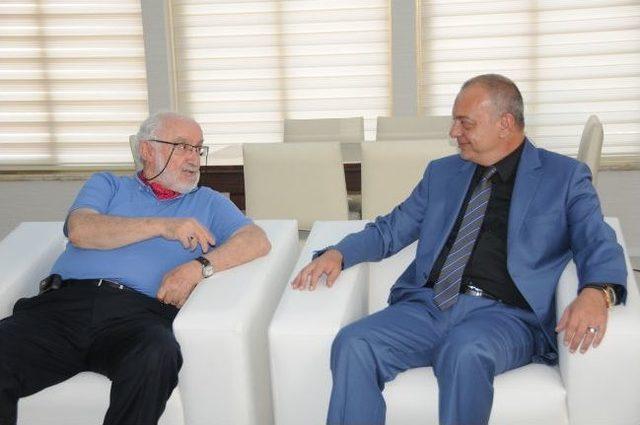 Duayen Gazetecilerden Manisa&rsquo;ya &Ouml;vg&uuml; 1