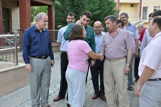 Kütahya Valisi Yılmaz, Memleketi Manisa da Rehabilitasyon Merkezi ni Ziyaret Etti 1