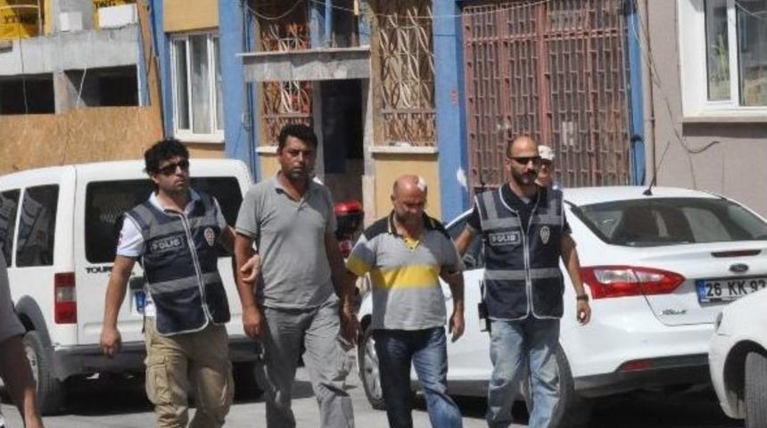 Bursa&rsquo;da Yakalanan Cinayet Zanlıları Eskişehir&rsquo;de Adliyeye Sevk Edildi