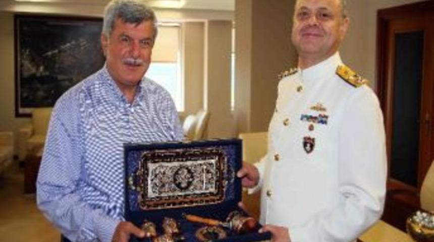 Donanma Komutanı'ndan Başkan'a Veda Ziyareti