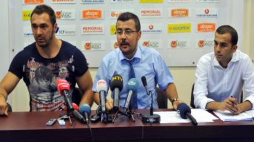 Başpehlivan G&uuml;rb&uuml;z: Dopinge Ihtiyacım Yok, Yasal Yollara Başvuracağım