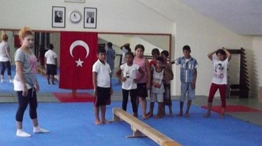 Fevzipaşalı &Ccedil;ocuklar Jimnastik &Ouml;ğreniyor