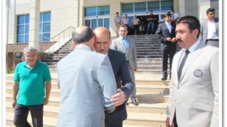 Vali Erol&rsquo;dan Belediye&rsquo;ye veda ziyareti