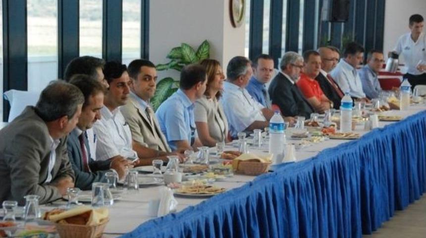 Vali Ahmet &Ccedil;ınar Daire M&uuml;d&uuml;rleriyle Bir Araya Geldi&rlm;