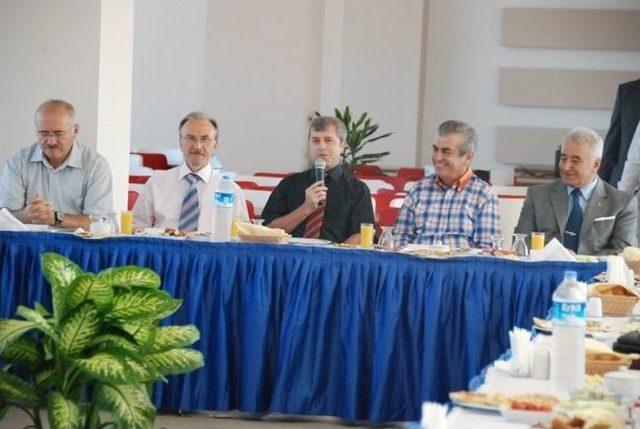 Vali Ahmet &Ccedil;ınar Daire M&uuml;d&uuml;rleriyle Bir Araya Geldi&rlm; 1