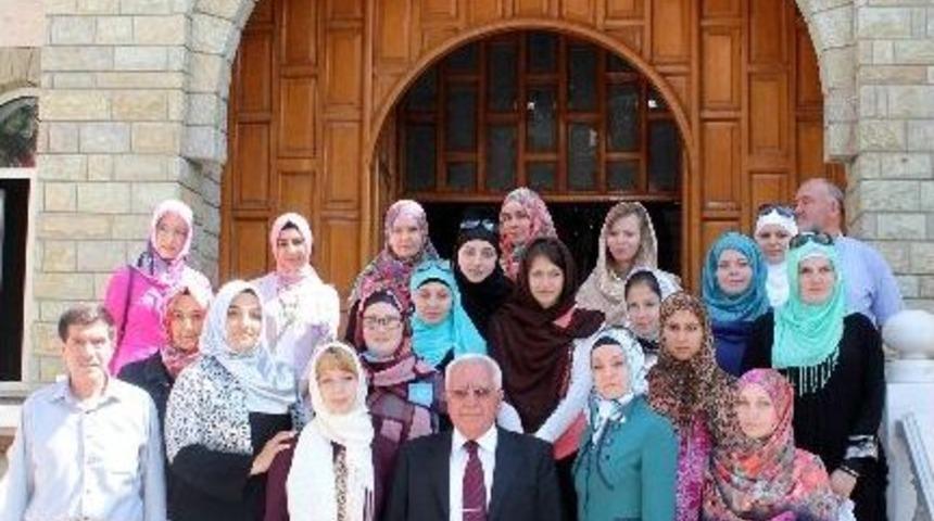 Belaruslu &Ouml;ğrencilerden M&uuml;ft&uuml; &Ouml;zbuğday&rsquo;a Ziyaret