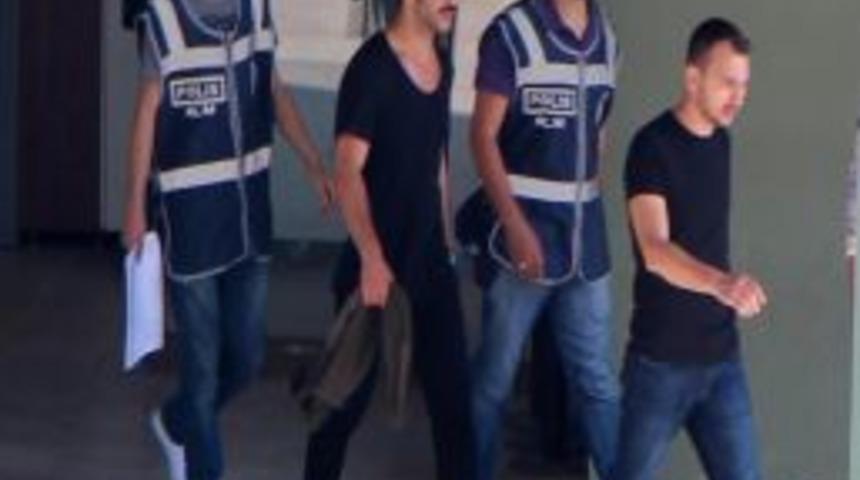 G&ouml;zaltına Alınan &Uuml;nl&uuml;ler Adli Tıp'ta