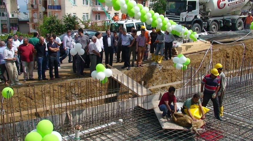 Başkan Aksu Cami Temeli Attı