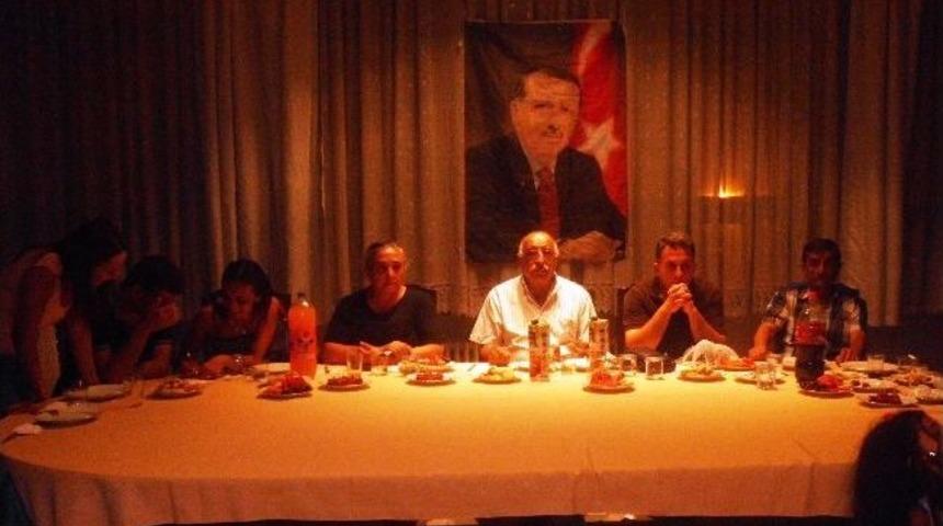 Ak Parti&rsquo;nin Kuruluş Yıld&ouml;n&uuml;m&uuml; Coşkuyla Kutlandı