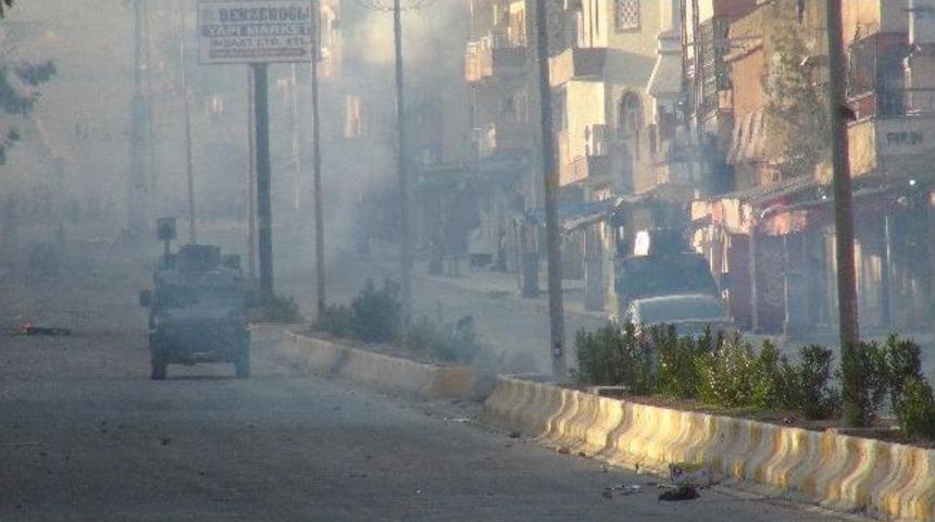 Cizre&rsquo;de İzinsiz G&ouml;steriye Polisten M&uuml;dahale