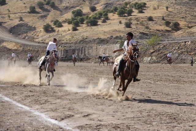 Yozgat’ta Cirit Gösterilerine Yoğun İlgi