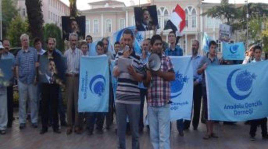 Anadolu Gen&ccedil;lik Derneği, Mısır'daki Katliamı Protesto Etti
