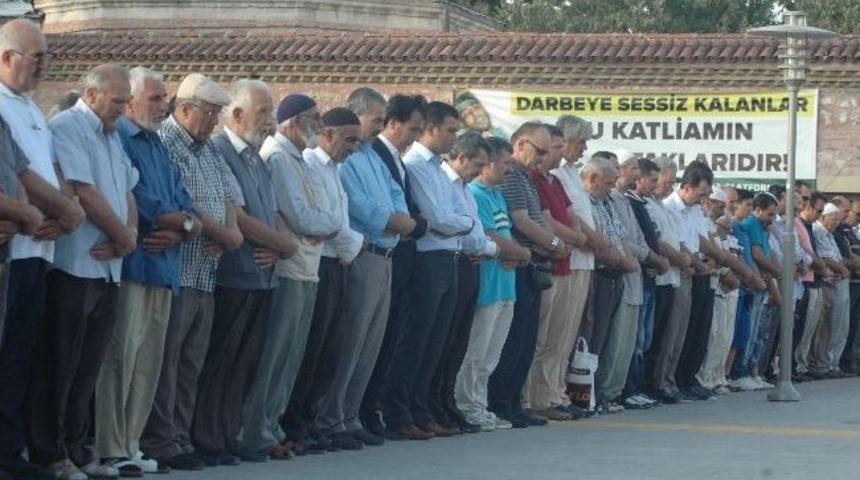 Gebze'de Mısır'da &Ouml;lenler İ&ccedil;in Gıyabi Cenaze Namazı Kılındı