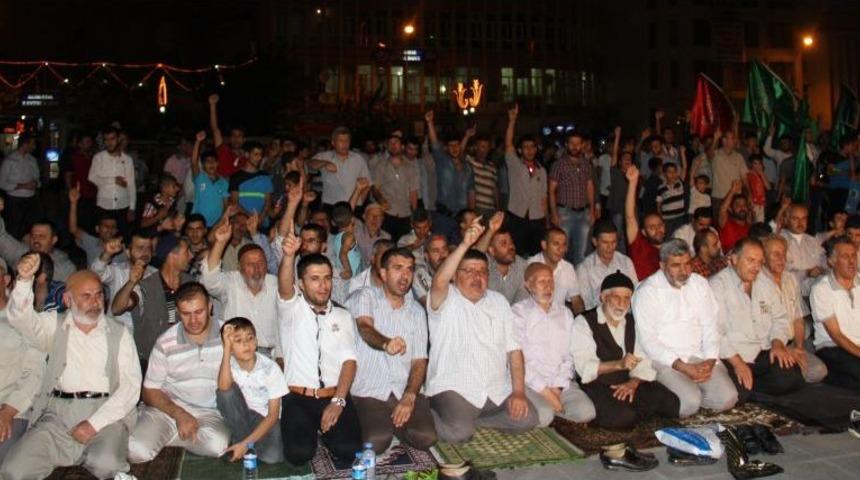 Diyarbakır'da Binlerce Kişi Mısır I&ccedil;in Dağkapı Meydanı'nı Doldurdu