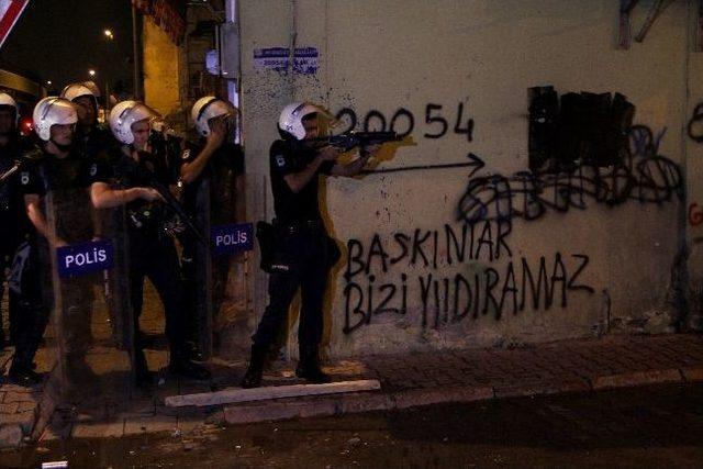 Adana’da İzinsiz Gösteride Polise Havai Fişek Atıldı 1
