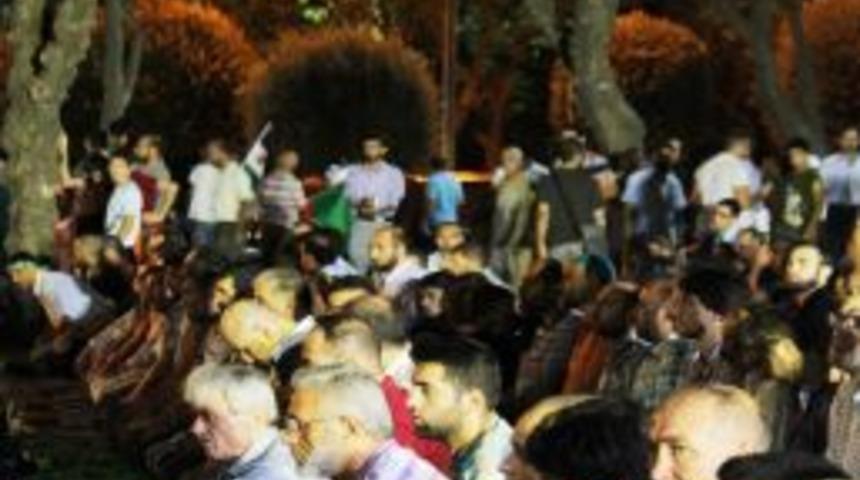 Mısır'daki Katliam İstanbul'da Protesto Edildi
