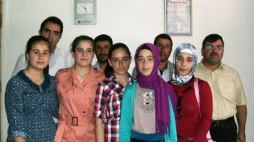 K&ouml;y Okulundan Fen Lisesine 5 &Ouml;ğrenci