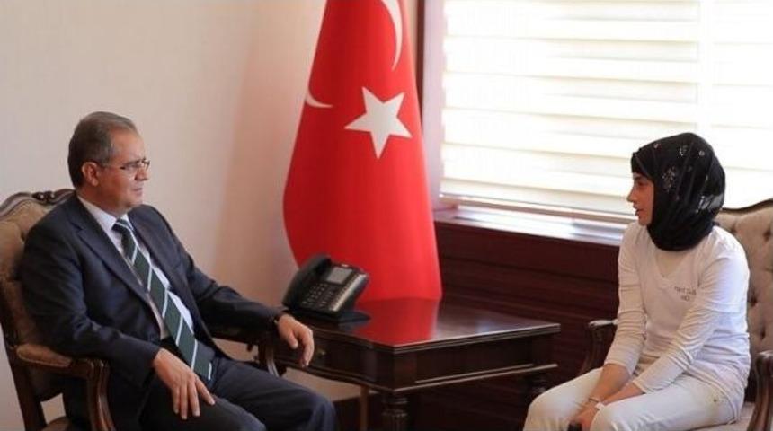 &ldquo;uzak&rdquo; İsimli Belgeselin Bazı &Ccedil;ekimleri Valilikte Yapıldı