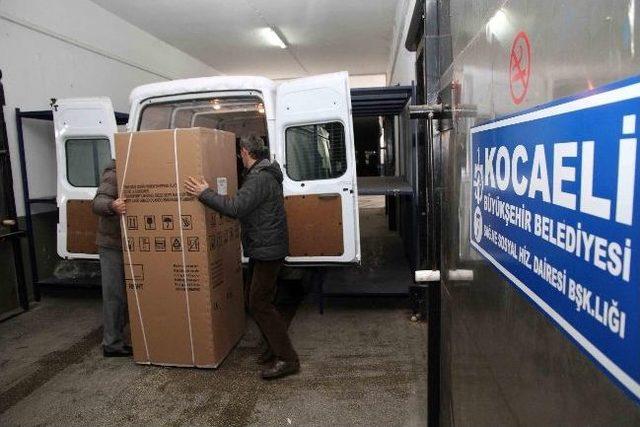 Büyükşehir Belediyesi İhtiyaç Sahibi Vatandaşlara Ev Eşyası Yardımında Bulunuyor 1