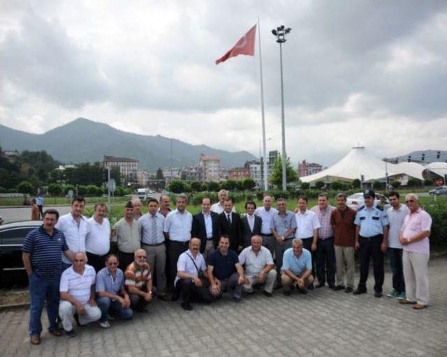 Arhavililer, Vali Kalkan&rsquo;ı Il Sınırına Kadar Uğurladı 1