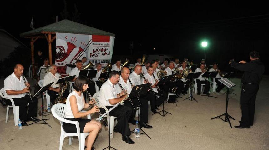 Uluslararası Bando Festivali Şehrin Her Yerinde