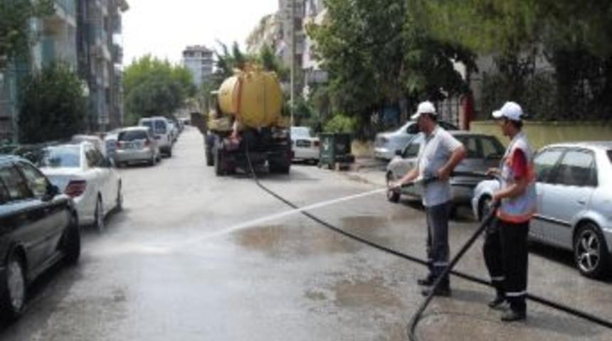 İzmit&rsquo;te Mahalleler Yıkanıyor