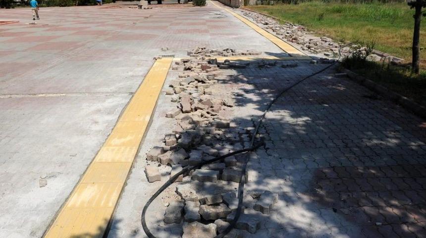 Antalya Lara'da Engelsiz Plaj Yapılıyor