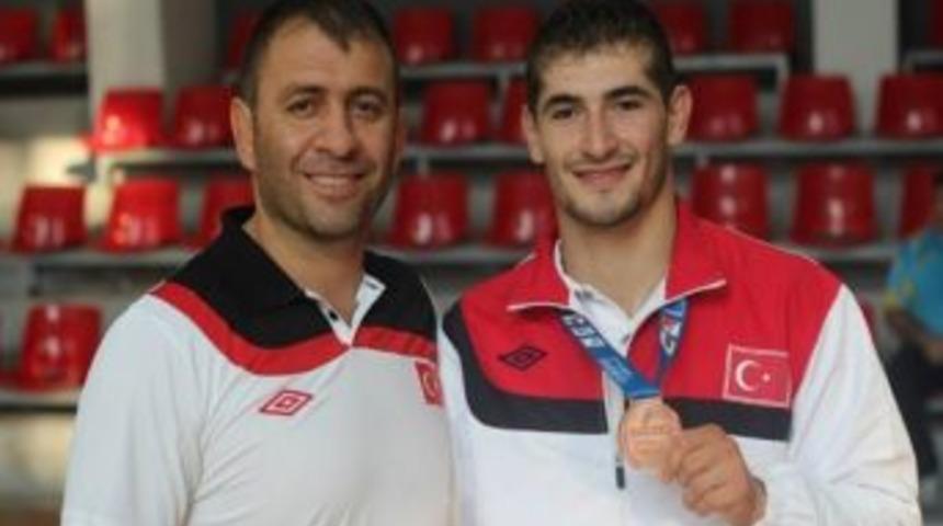 Niğdeli Kadir Kuş Bronz Madalya İle Döndü