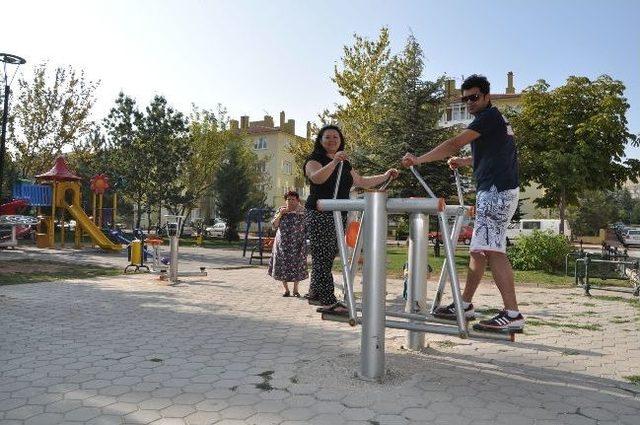 Egzersiz Ve Fitness Aletlerine Her Yaş Grubu Vatandaştan Yoğun İlgi