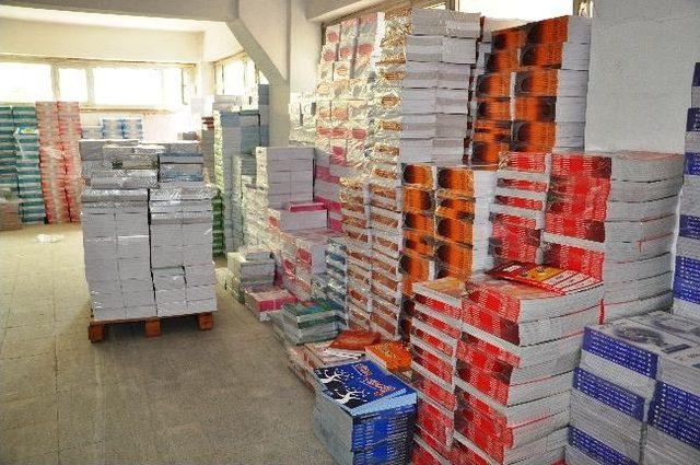 Kırklareli de Kitaplar Dağıtılmaya Başlandı 2