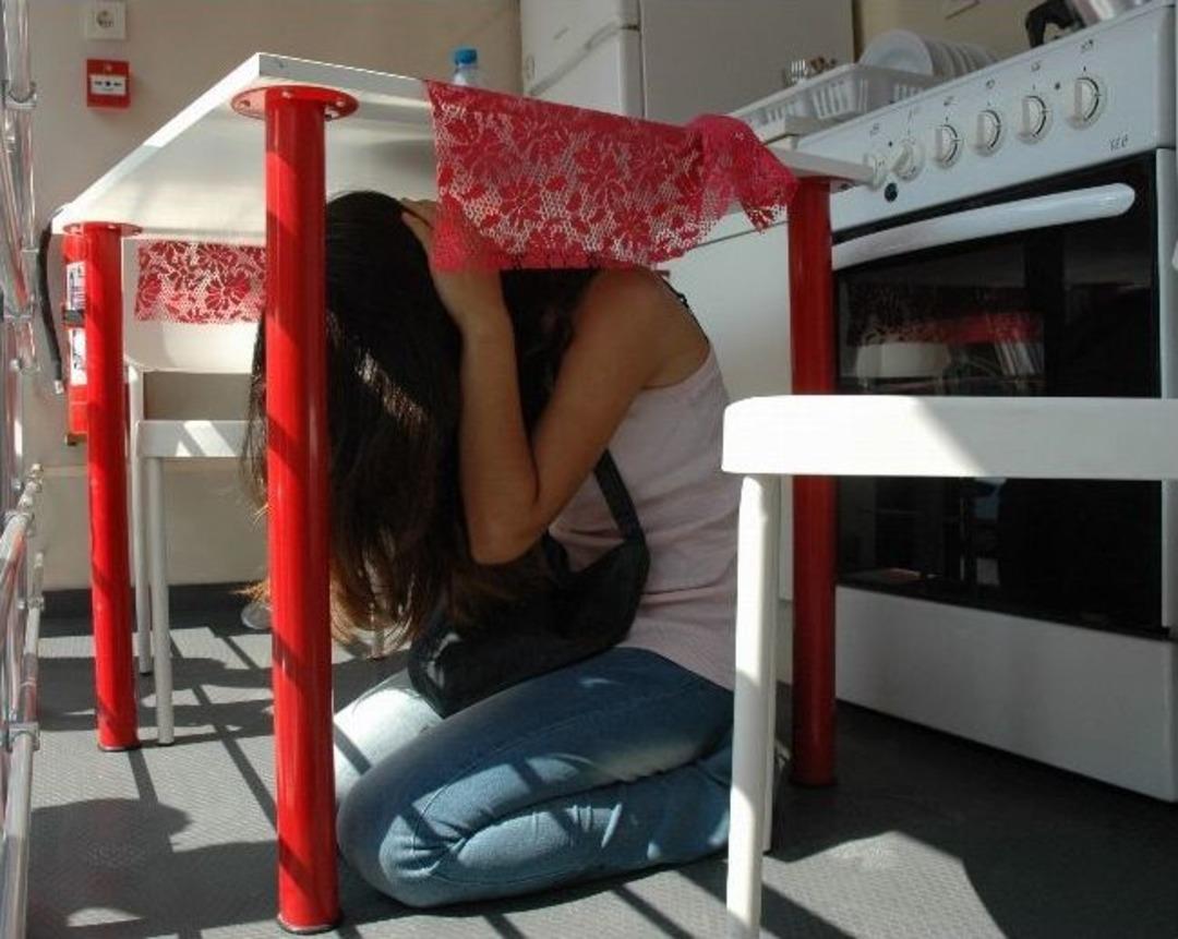 İzmir 7,4 b&uuml;y&uuml;kl&uuml;kteki depremle sallandı