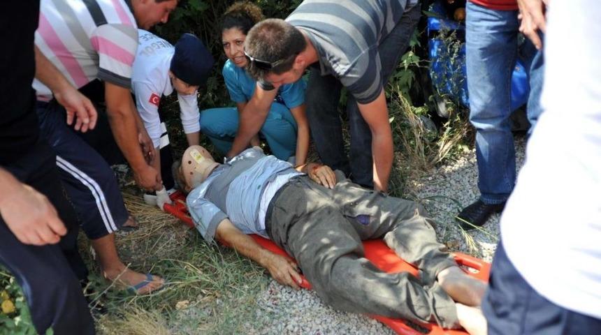 İneg&ouml;l'de Trakt&ouml;r Ile Otomobil &Ccedil;arpıştı: 2 Yaralı