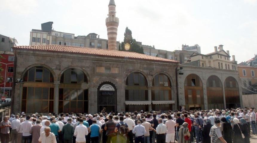 Trabzonlular, Mısır&rsquo;da Katledilenler I&ccedil;in Gıyabi Cenaze Namazı Kıldı