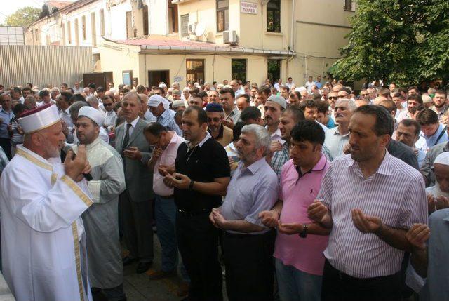 Trabzonlular, Mısır’da Katledilenler Için Gıyabi Cenaze Namazı Kıldı