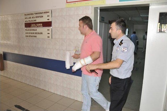 Ticari araçla traktör çarpıştı: 1 ölü, 1 yaralı 3