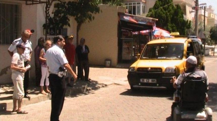 Sel&ccedil;uk'ta Trafik Ekiplerinden Engelli Vatandaşlara Eğitim