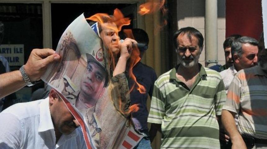 Mısır&rsquo;da Yaşanan Olaylar G&uuml;m&uuml;şhane&rsquo;de Protesto Edildi