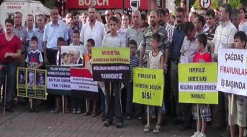 &Ccedil;aycuma&rsquo;da Mursi&rsquo;ye Destek