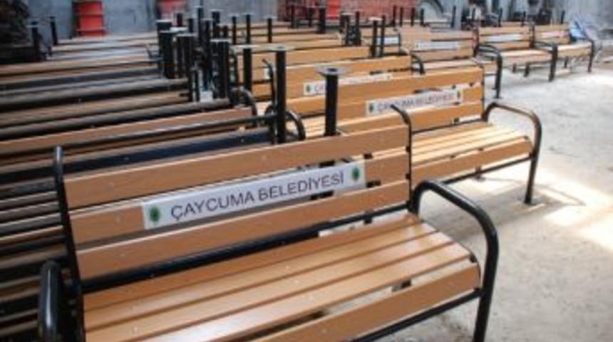 &Ccedil;aycuma Belediyesi&rsquo;nden 400 Adet Oturma Bankı