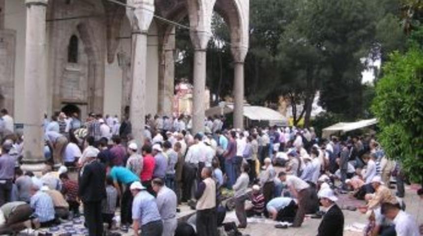 Cuma Hutbesinden Mısır'da Yaşananlara Tepki