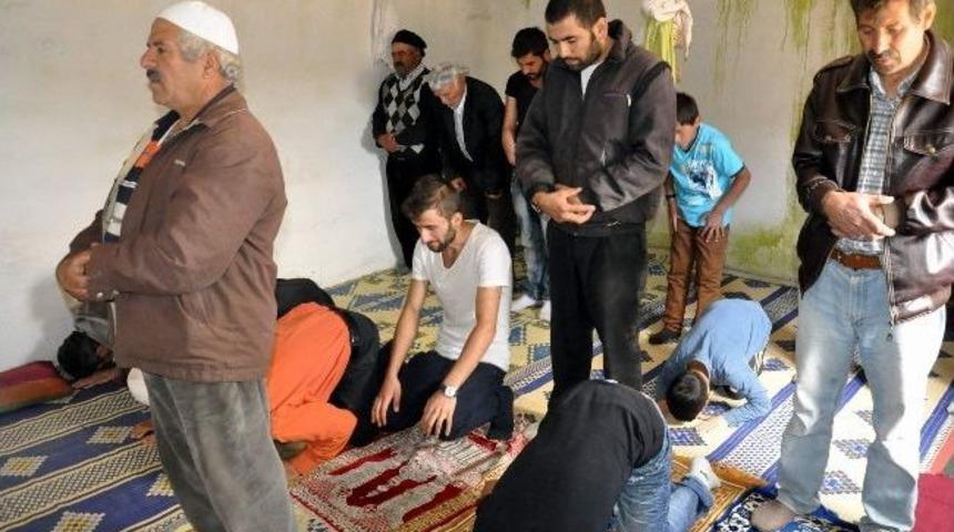 Gurbet&ccedil;iler 3 Bin 50 Rakımlı K&ouml;sedağ&rsquo;da Cuma Namazı Kıldılar